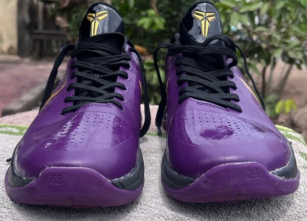 Kobe 5 violet intense