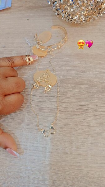 Collier et Bracelet Dorés Élégants