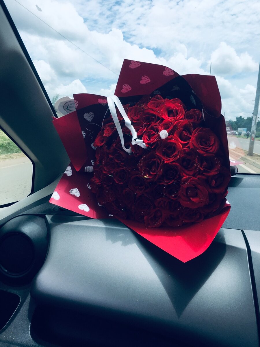 Valentines Bouquets are available