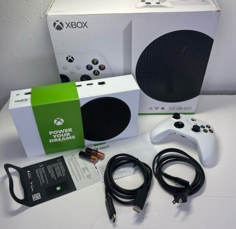 Xbox Series S 512 Go avec manette et accessoires