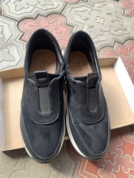 Продаем обувь, новые почти