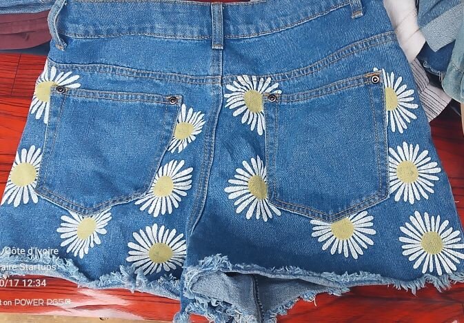 Short en jean marguerites