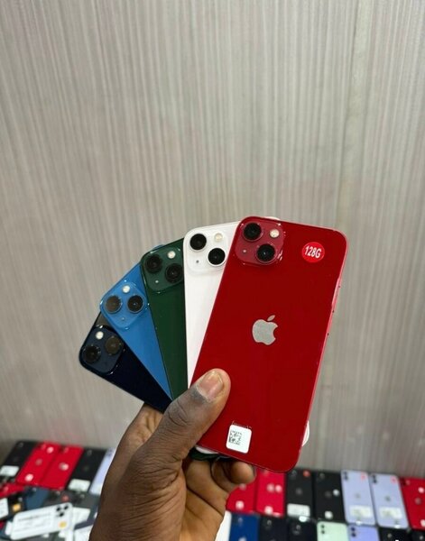 iPhone 13 - 128GB, Couleurs Variées