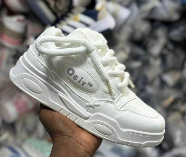 Chaussures de sport blanches