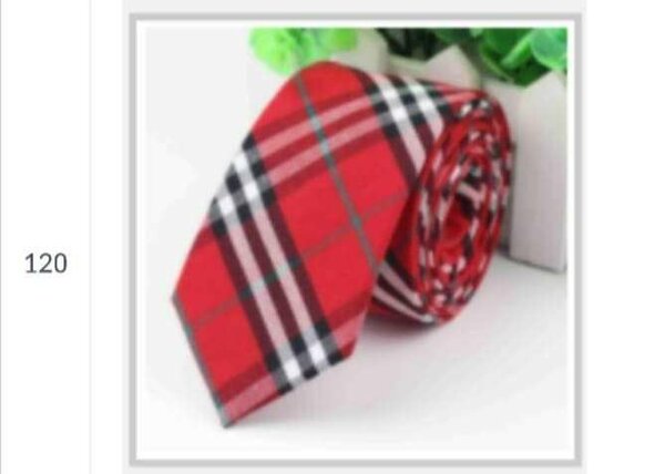 Cravate À Carreaux Rouges Élégante