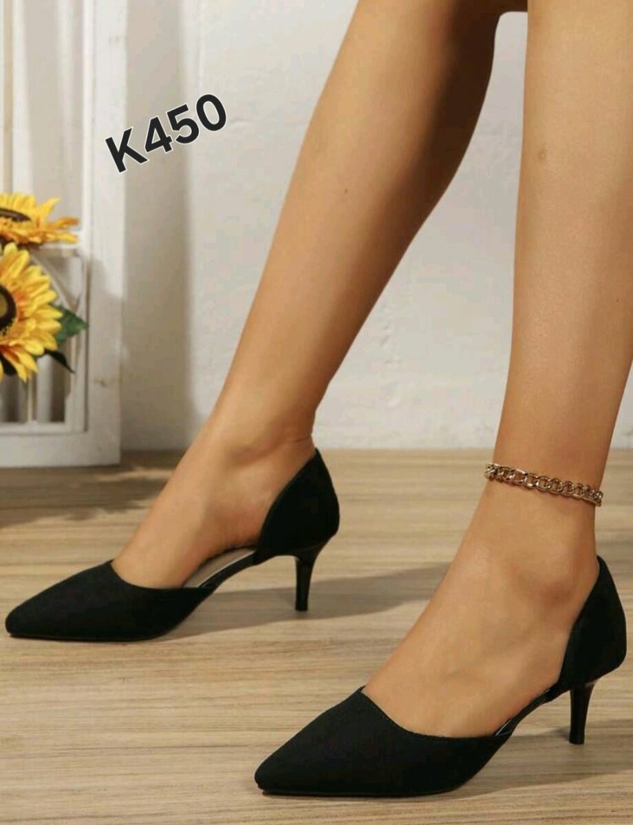 Ladies' shoes