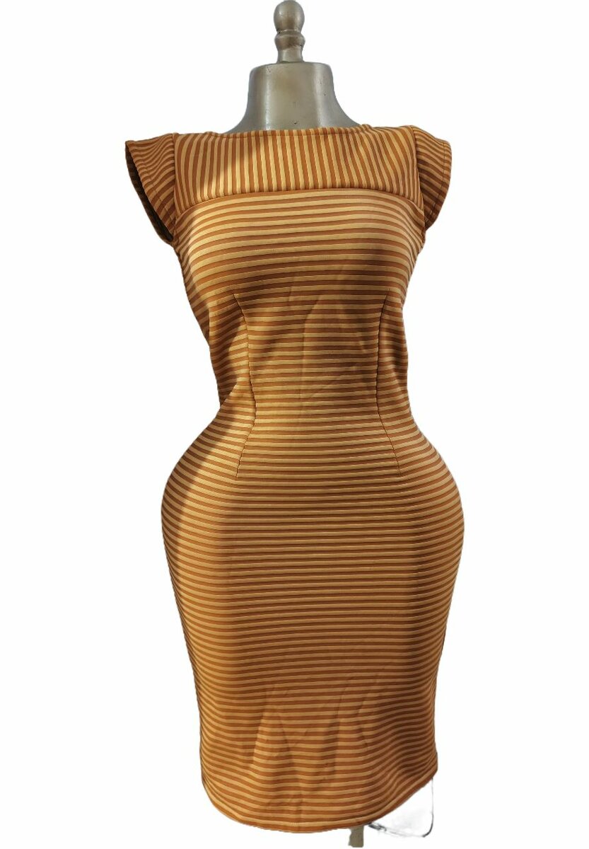 Robe moulante jaune à rayures