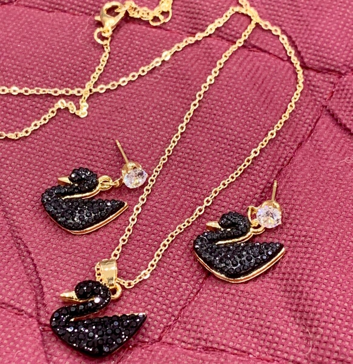 Swan Pendant with Earrings