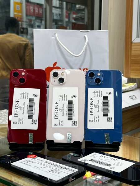 iPhone 14 - Multicouleur, Neuf