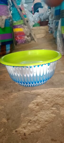 Bassine ave couver multicolore