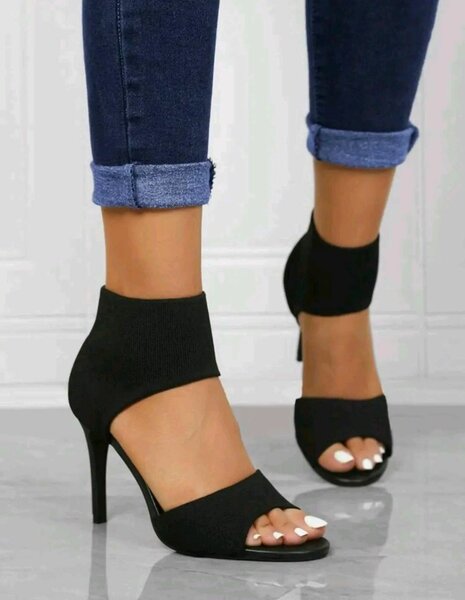 Chaussures à talons ouverts élégantes pour femmes