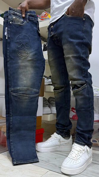 Jeans déchirés tendance