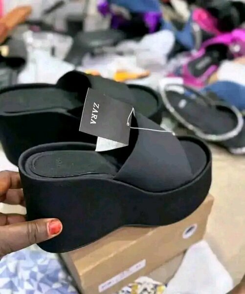 Sandales noires ZARA pour homme