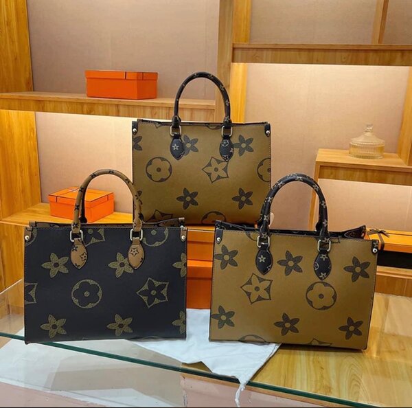 Sac shopping luxe Louis Vuitton