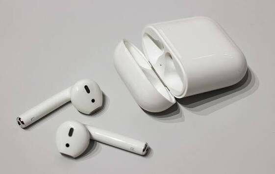 Écouteurs sans fil AirPods 4
