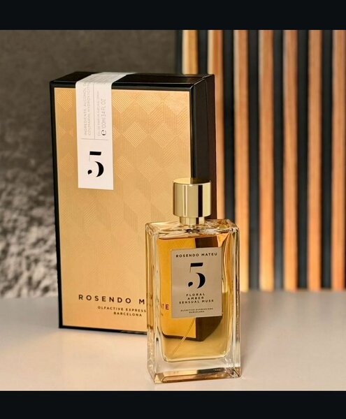 Rosendo Mateu N°5 Parfum