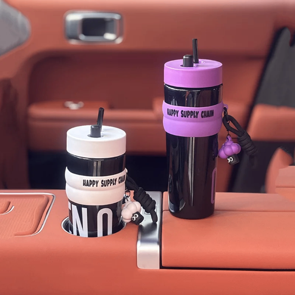 Gourdes colorées avec breloques