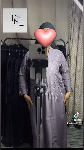 Tenue Abaya femme voilée gris