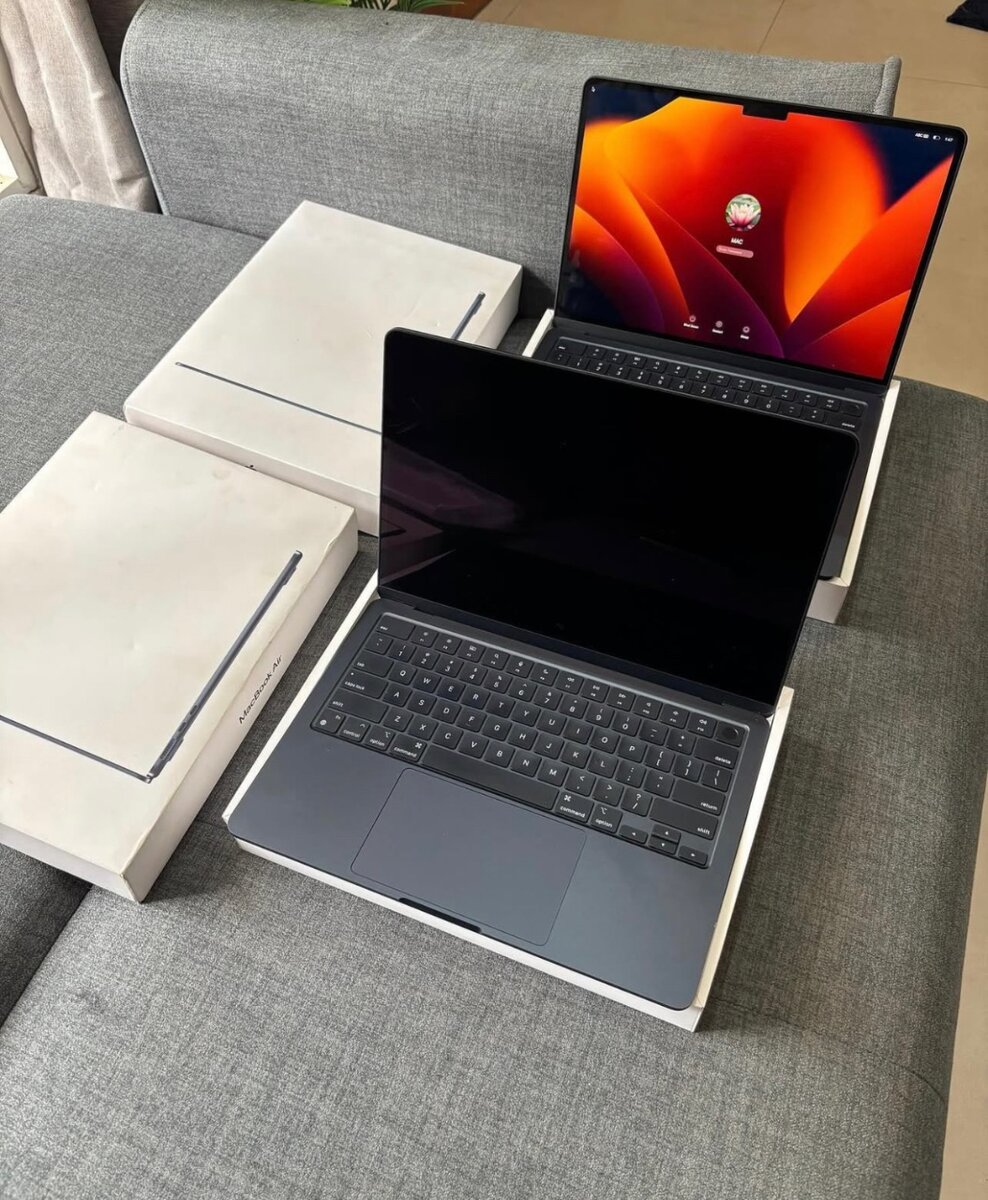 MacBook Air 13.6  256/8gig