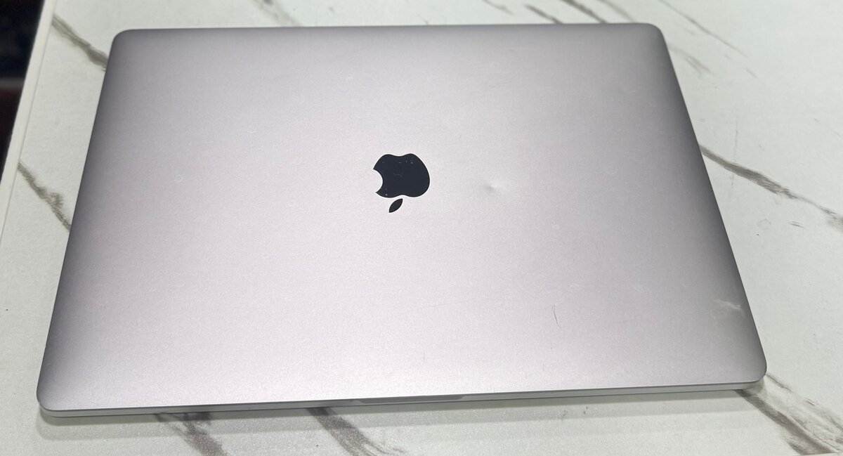 MacBook Pro retina i7 2019