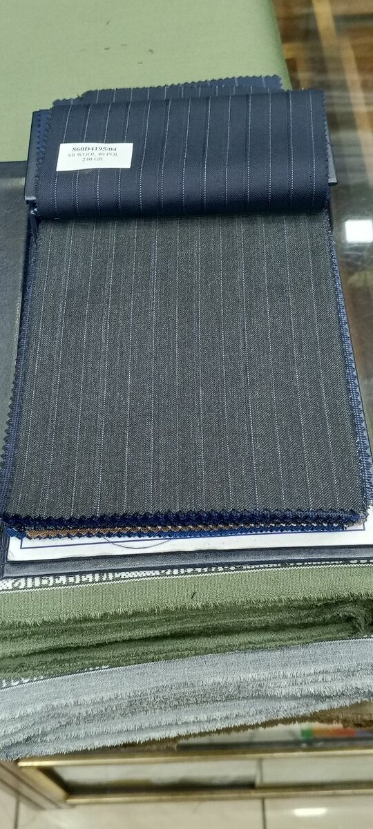 Tissus rayés pour costumes