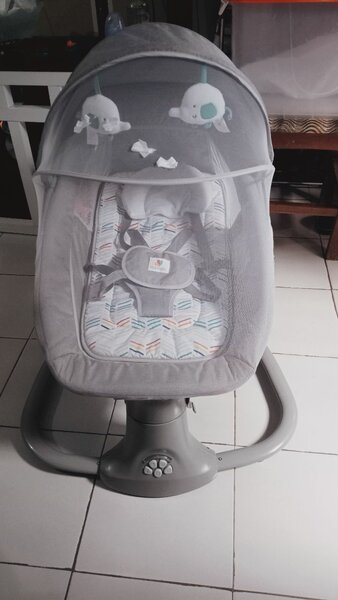 Chaise berçante bébé multifonction