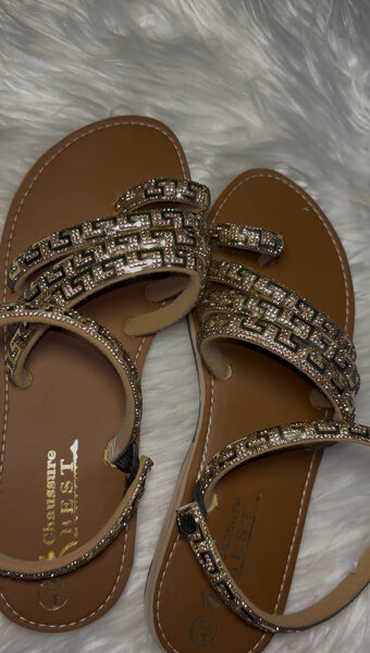Sandales à strass élégantes