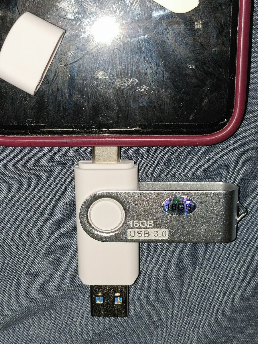 16 GB - CLÉ USB 3.0 MODÈLE 2 EN 1