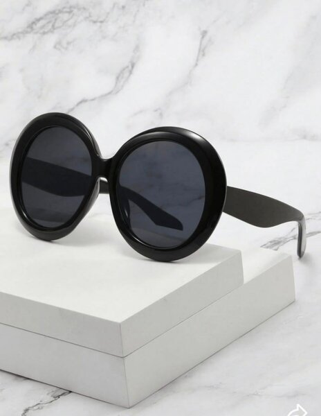 Lunettes de soleil rondes noires femme