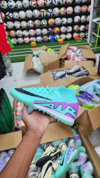 NIKE ASTROTURF BOOTS