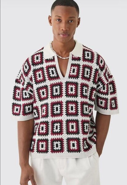 Pull en crochet coloré pour homme