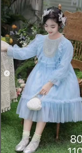 Красивое голубое платье для девочек.  
