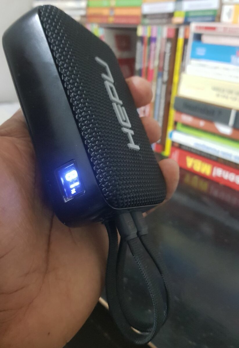 Batterie Externe HéPU LED