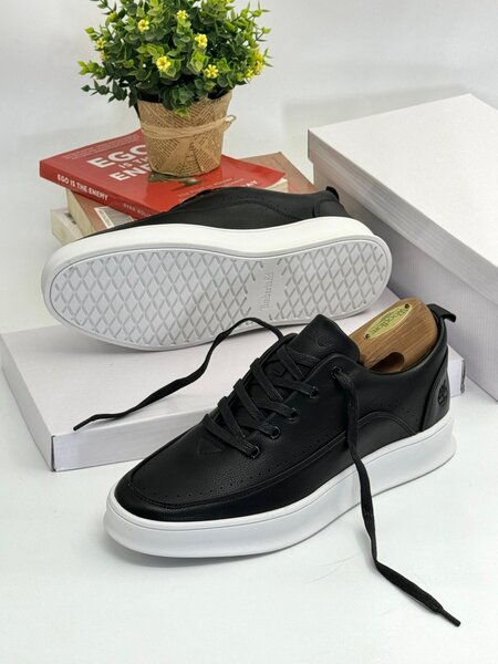 TIMBERLAND BLACK AND WHITE