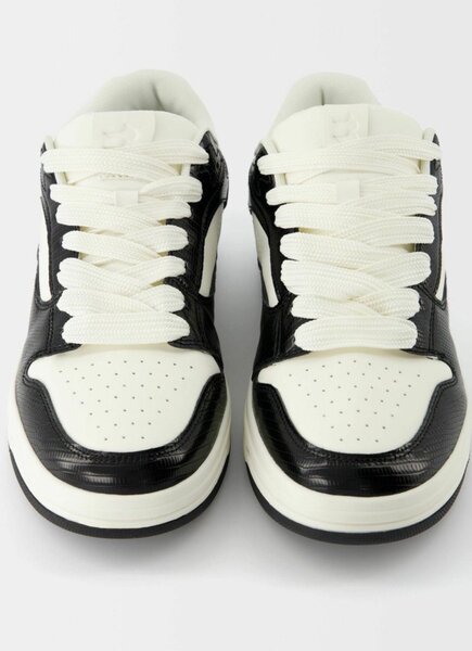 Baskets Noires et Blanches