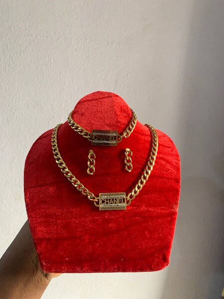 Parure élégante en or