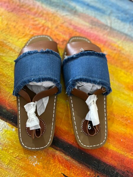 Sandales en cuir et denim