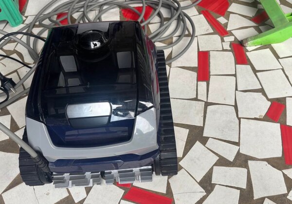 Robot nettoyeur de piscine