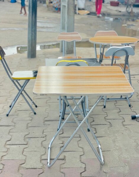 Table pliante avec 1 chaise