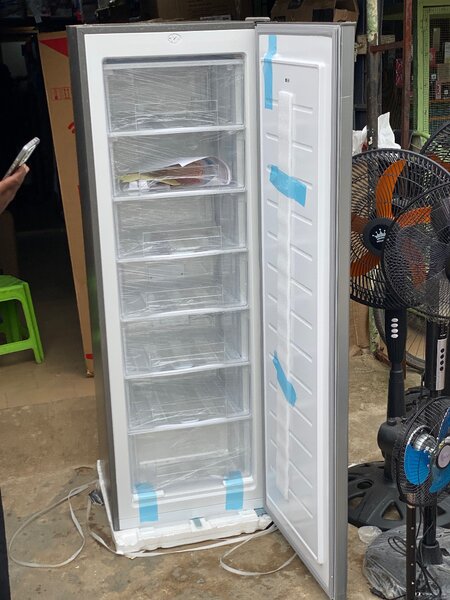 Congélateur vertical 6 casiers