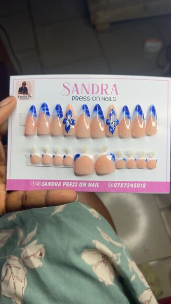 Ongles Pop-Ons Bleu Floral