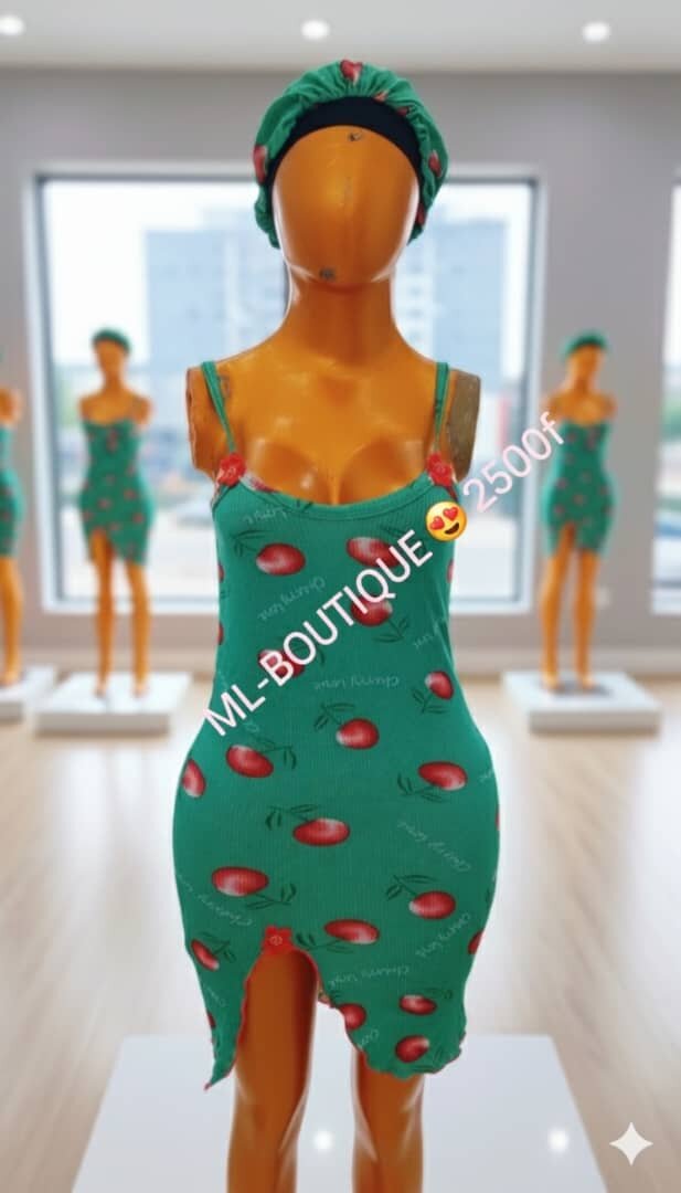 Nuisette  robe avec Chapeau