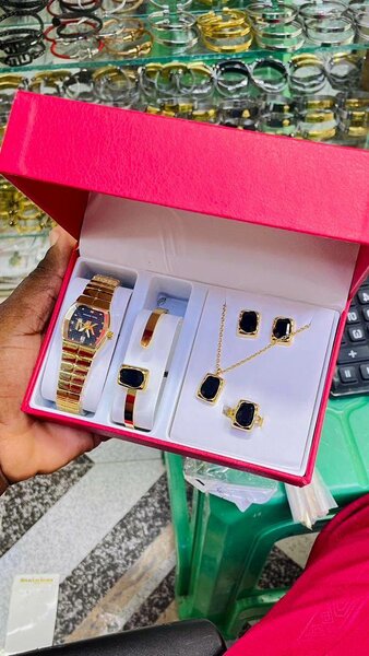 Ensemble Montre et Bijoux Luxe