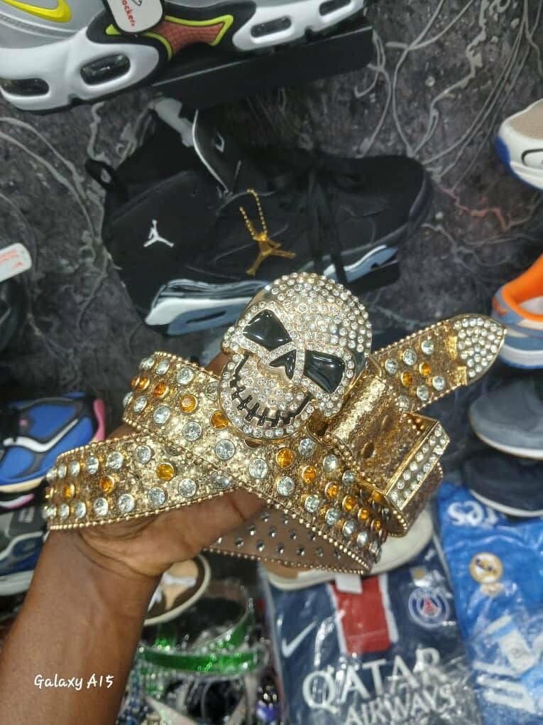 Ceinture tête de mort strass