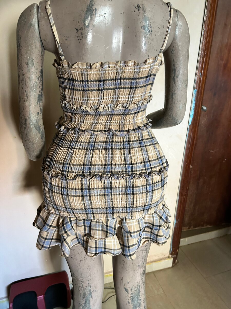 Robe carreaux froncée chic