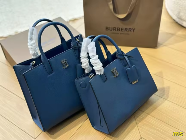 Sac à main élégant bleu Burberry