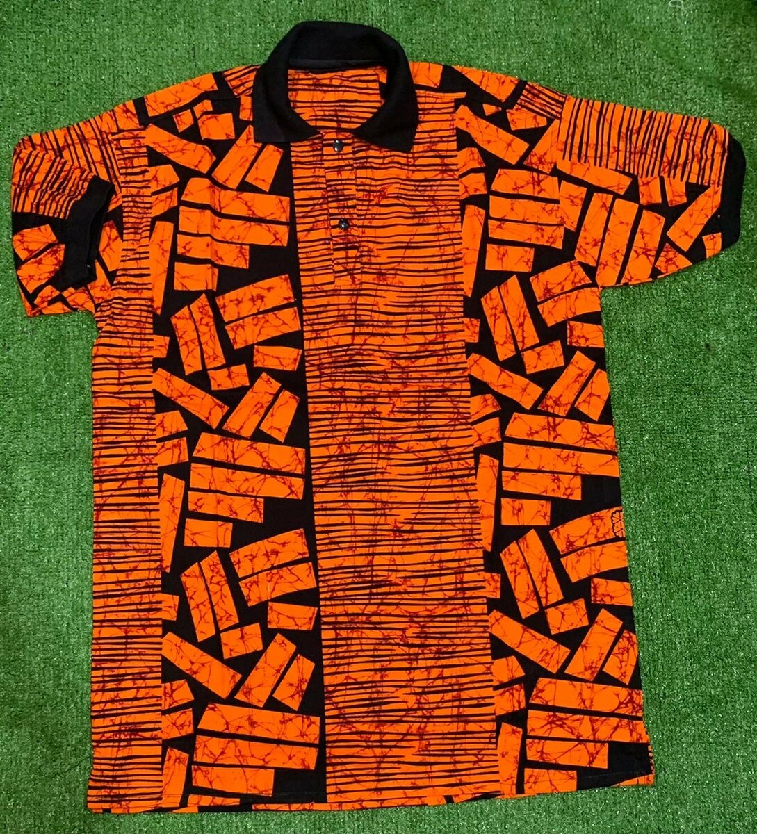 Chemise polo imprimée colorée