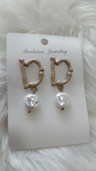 Pearl zoned studs