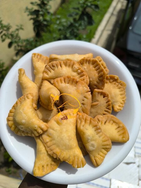 Pastel (viande hachée/ poulet)