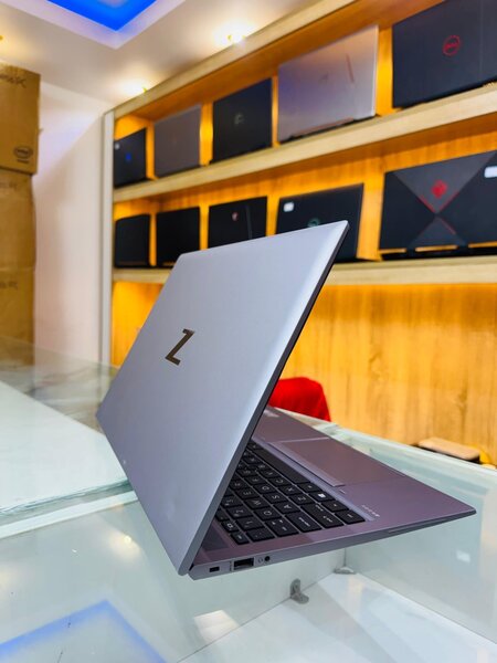 HP ZBOOK FIREFLY G8 MOBILE WORKSTATION